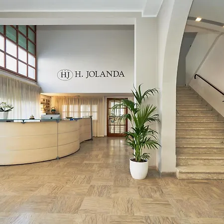 Готель Jolanda